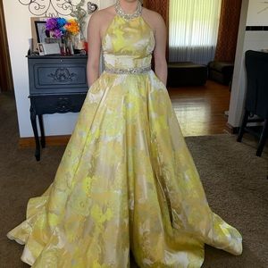Sherri Hill Prom dress size 6